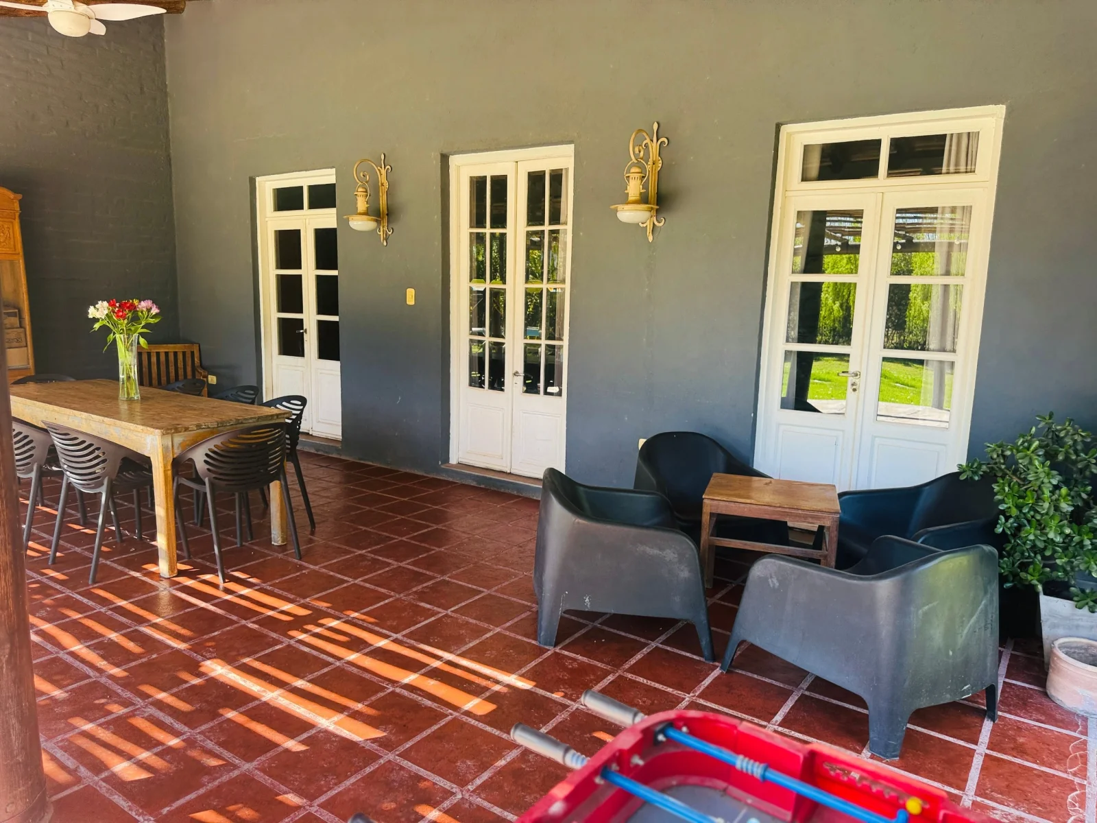 Casa 3 Dormitorios con Pileta en Barrio Cerrado, Guaymallén - Imagen 2