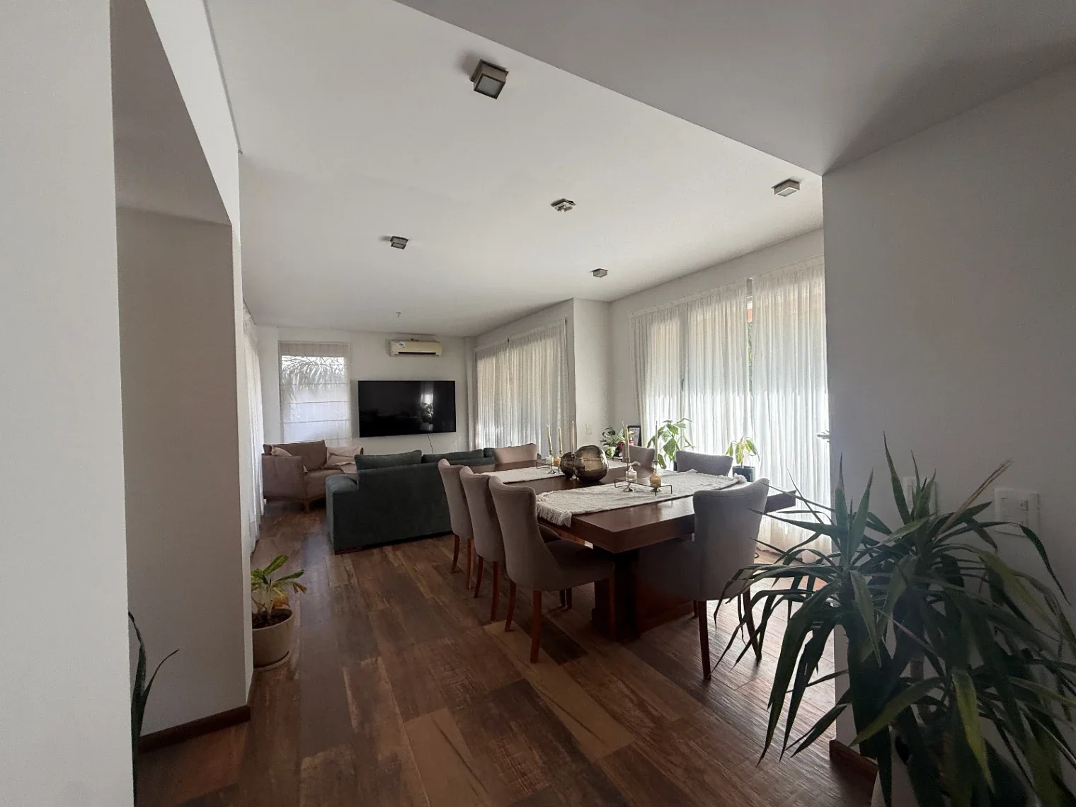 Casa en venta  en Dalvian de una planta , 6 ambientes , piscina | Apta Credi - Imagen 5