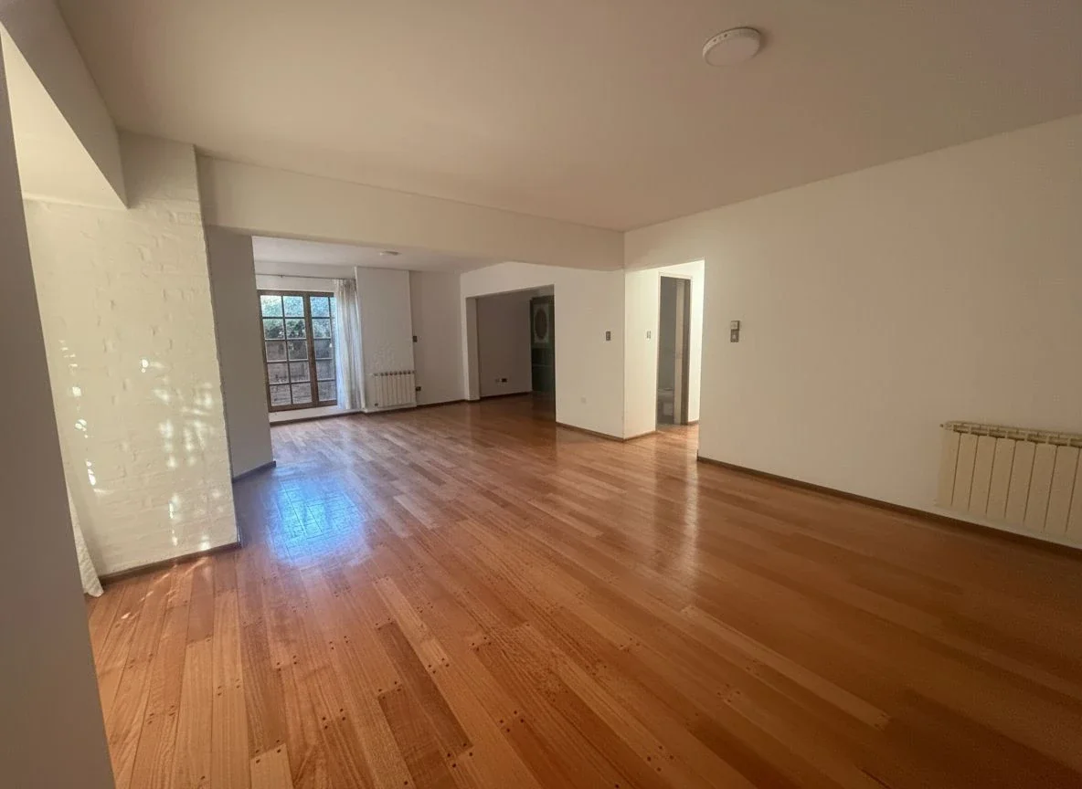 Venta Casa en Dalvian: Casa de 3 Dormitorios ,Ambiente extra con baño privado - Imagen 1