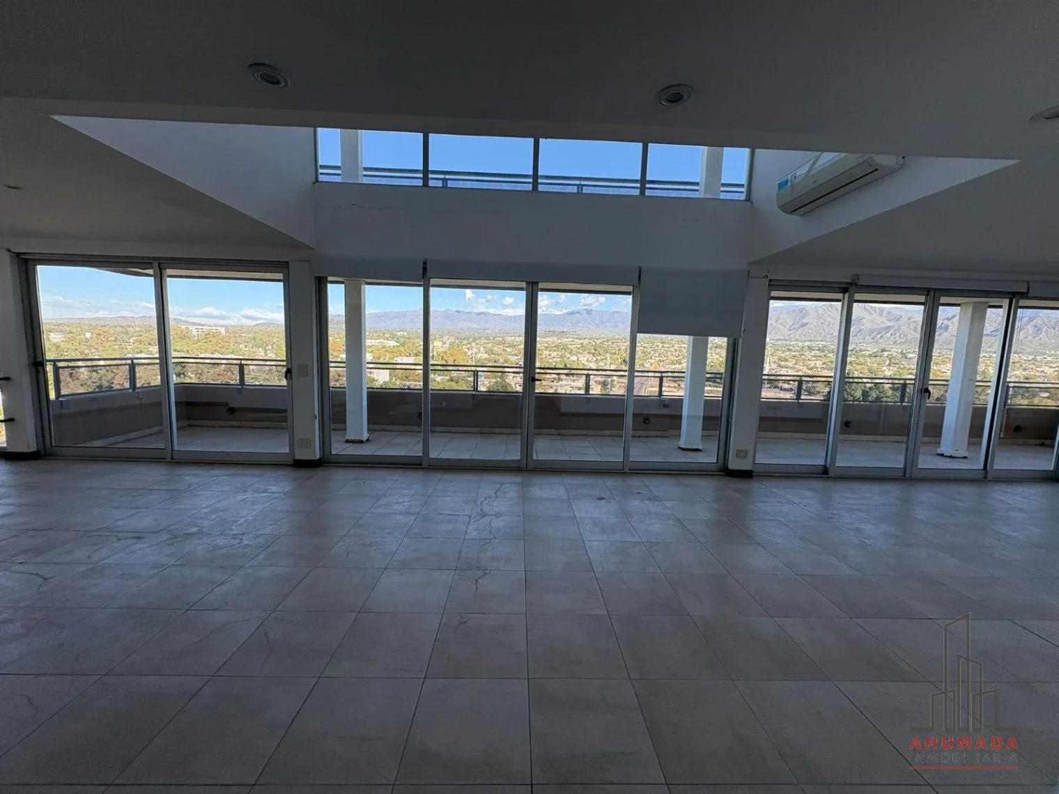 Penthouse en alquiler en Torres Karakorum- Sexta sección - Imagen 2