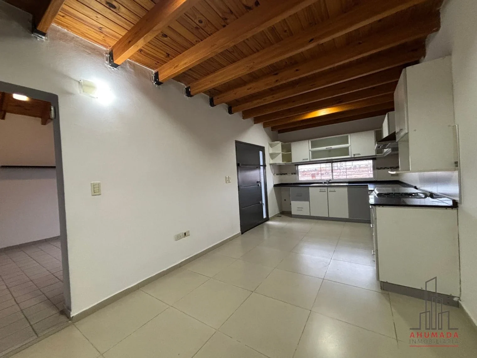 Casa en venta c/ cochera en Luzuriaga - Imagen 3