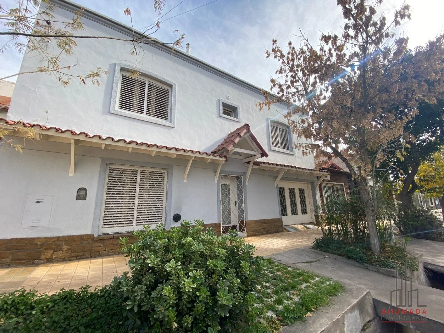 Casa en venta c/ cochera en Sexta Sección - Imagen 1