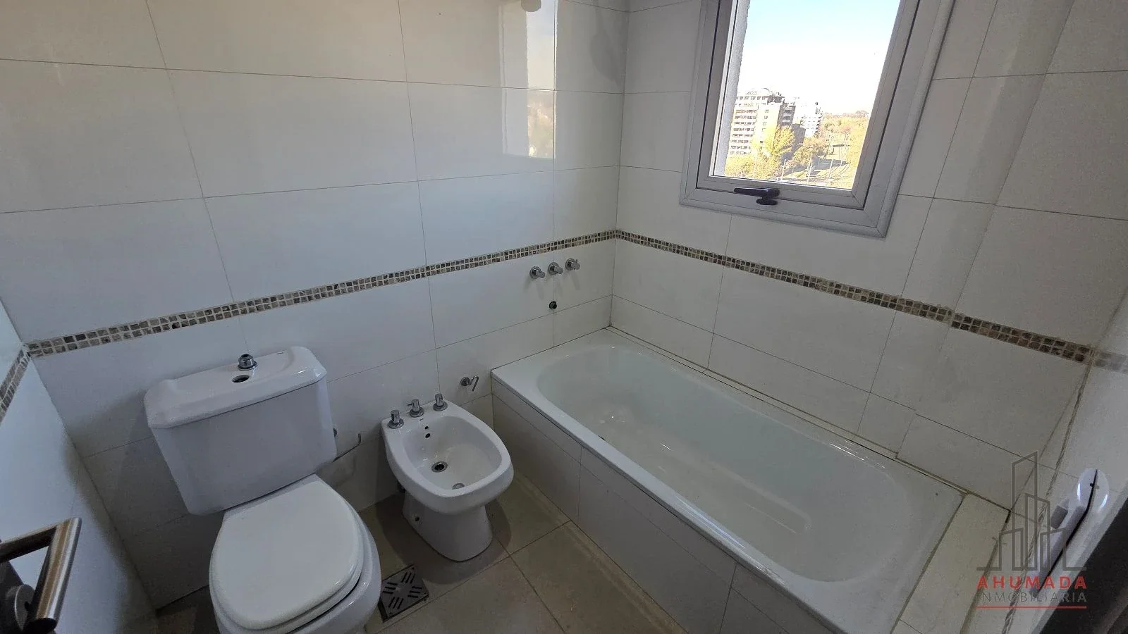 Departamento en venta de 2 dormitorios c/ cochera en Godoy Cruz - Imagen 3