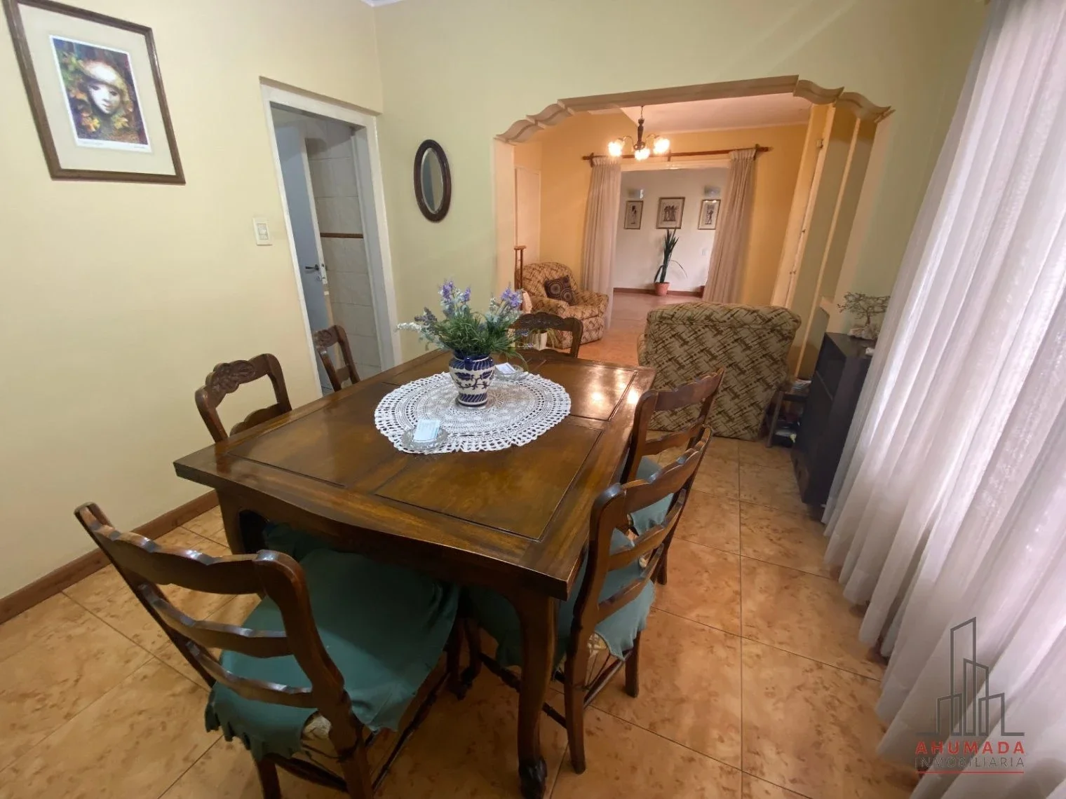 Casa en venta c/ cochera en Sexta Sección - Imagen 2
