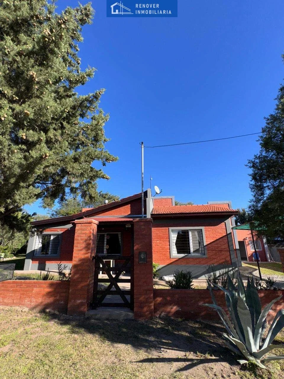Casa en venta c/ cochera en Los Molles - Imagen 2
