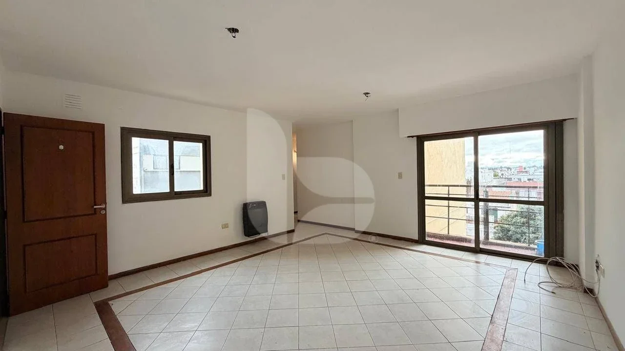 Departamento en alquiler de 2 Dormitorios  c/ cochera Centrico - Imagen 3