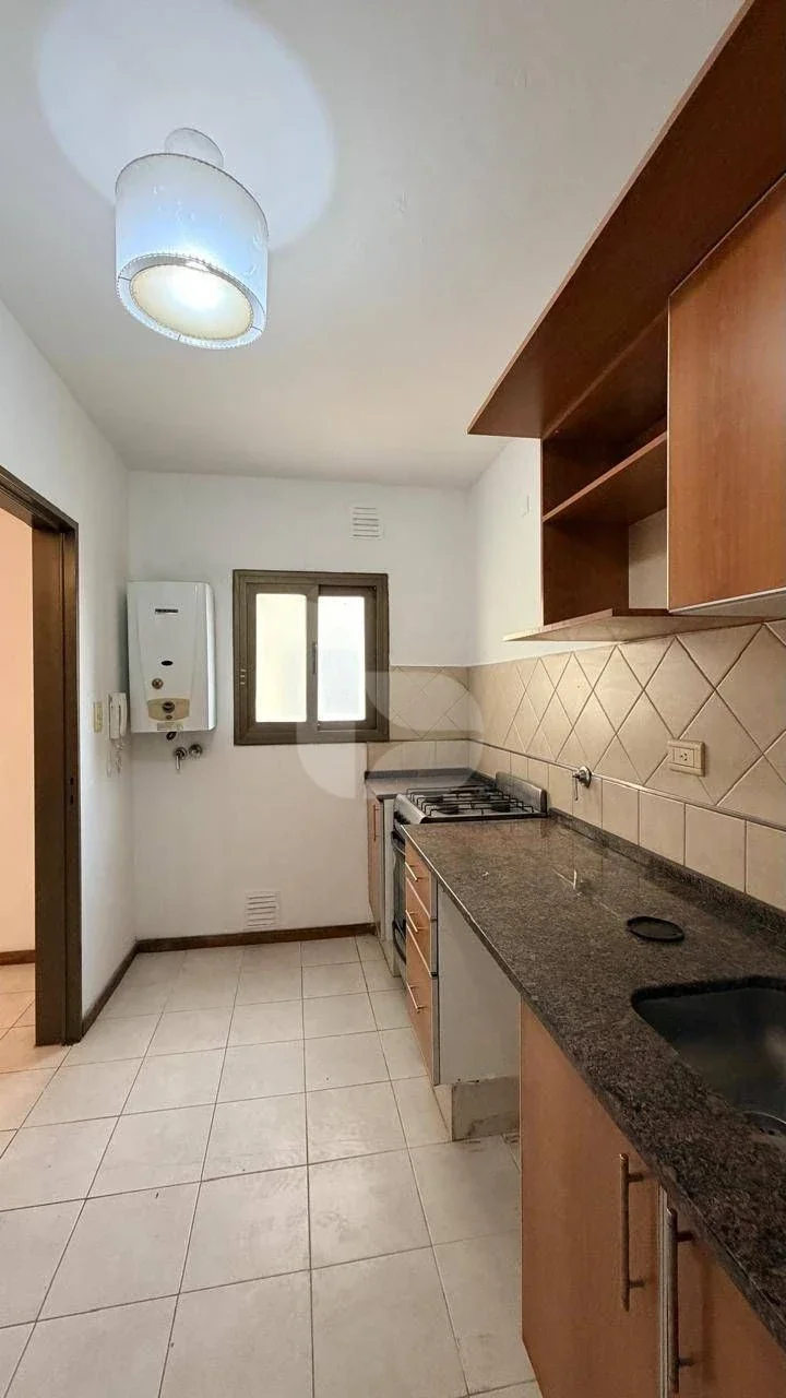 Departamento en alquiler de 2 Dormitorios c/ cochera Centrico - Imagen 1