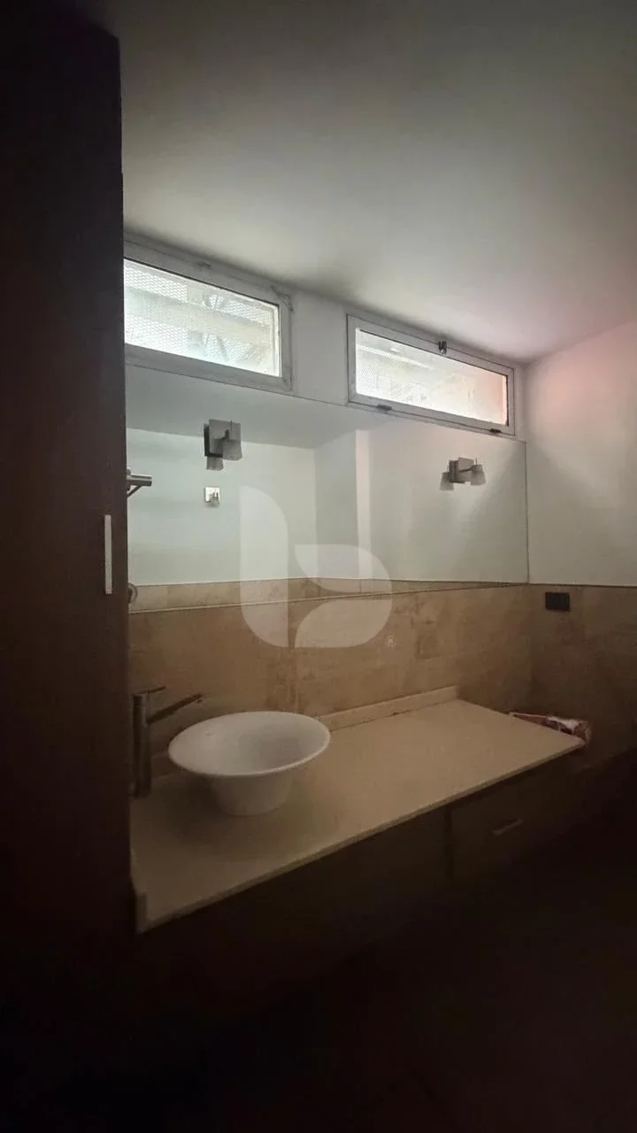 Oficina en Venta frente a Plaza Roca - Imagen 3