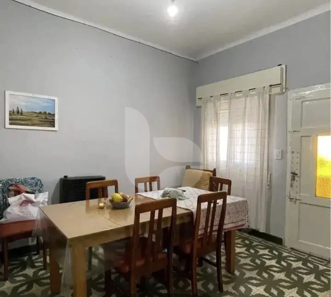 Casa en venta 2 dormitorios c/ cochera Barrio Alberdi - Imagen 4