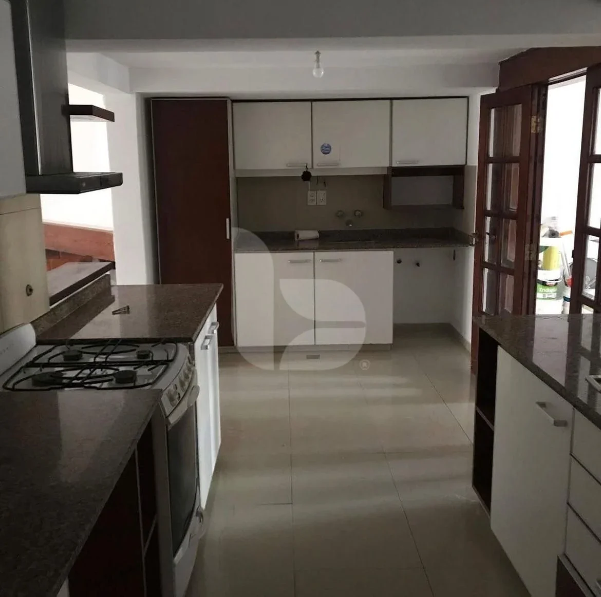 Casa en venta3 dormitorios c/ cochera y Piscina - Imagen 3