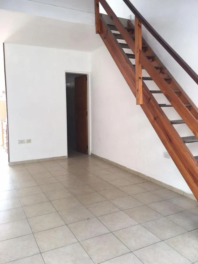 VENTA DUPLEX 2 AMBIENTES CON PATIO VILLA LUZURIAGA - Imagen 4
