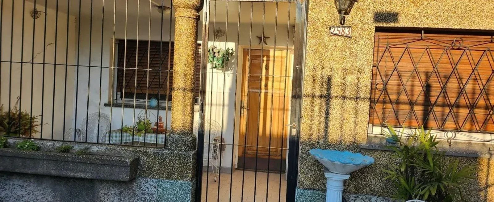 VENTA CASA 4 AMBIENTES CON JARDIN COCHERA TERRAZA SAN JUSTO - Imagen 2