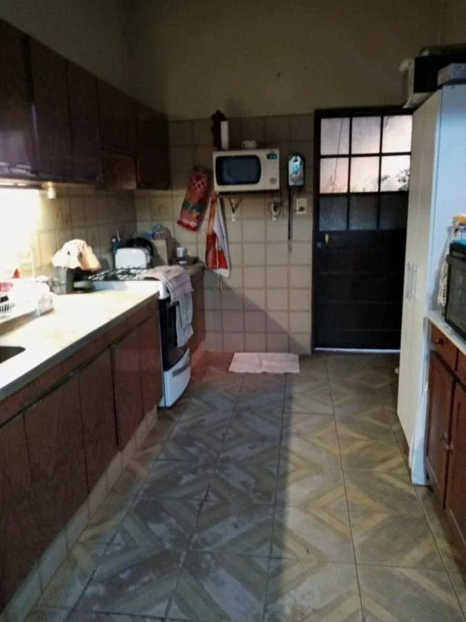 CASA 4 AMBIENTES CON DOS LOCALES A LA CALLE Y UN TALLER - LOMAS DE MIRADOR - Imagen 5