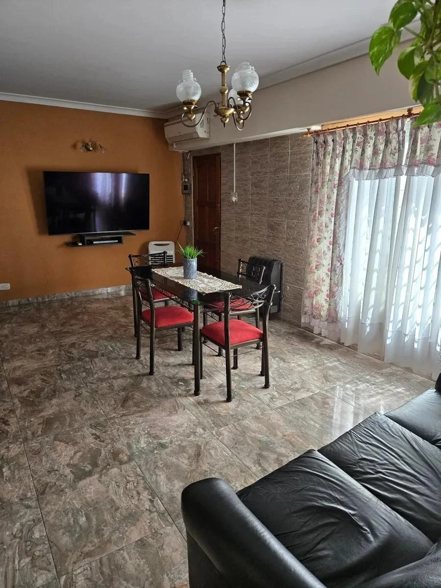 VENTA - CASA 3 AMBIENTES MORON - Imagen 1