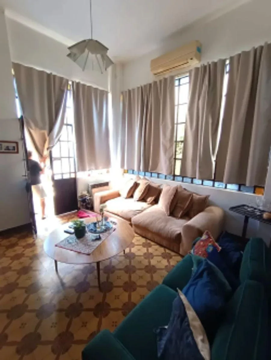 Venta Casa Colonial 5 ambientes MORON - Imagen 3