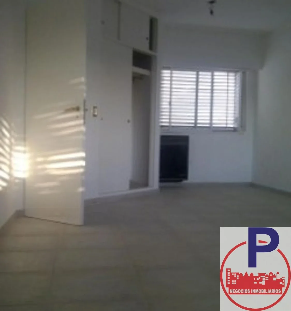 VENTA - CHALET 5 AMBIENTES CON COCHERA CASTELAR - Imagen 3