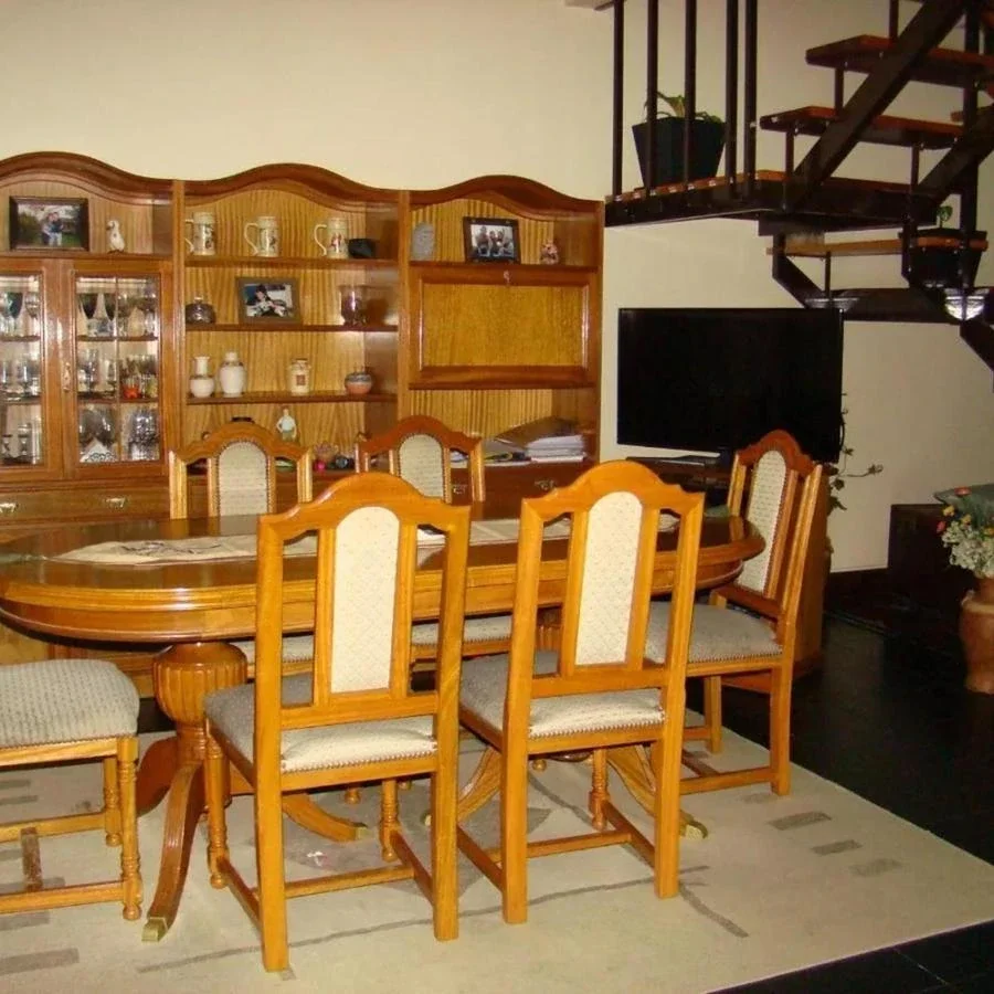 Venta Casa 4 ambientes con fondo y piscina Lomas del MIrador - Imagen 3