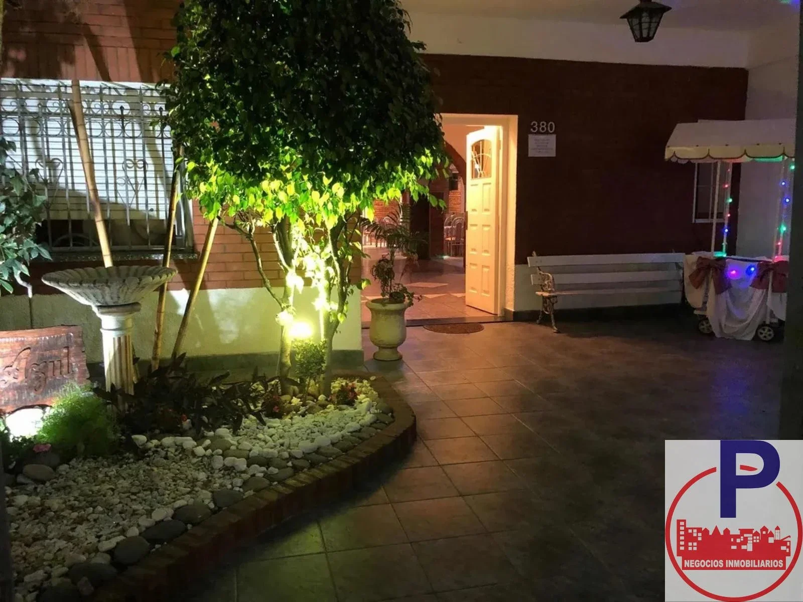 Casa en alquiler uso comercial salon de fiesta Lomas del Mirador - Imagen 2