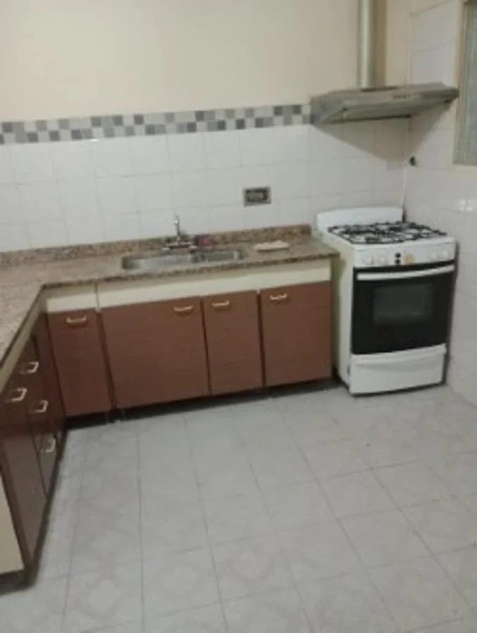 CASA EN VENTA CON GARAGE IDEAL INVERSOR - Imagen 5