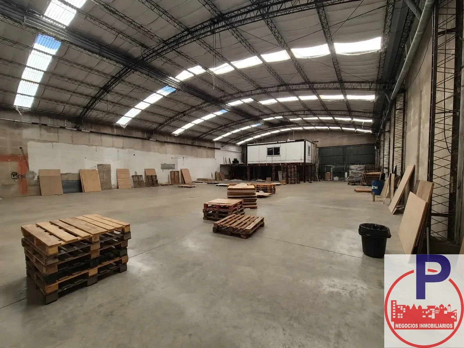 Galpón en alquiler de 600m2 ubicado en Haedo - Imagen 1