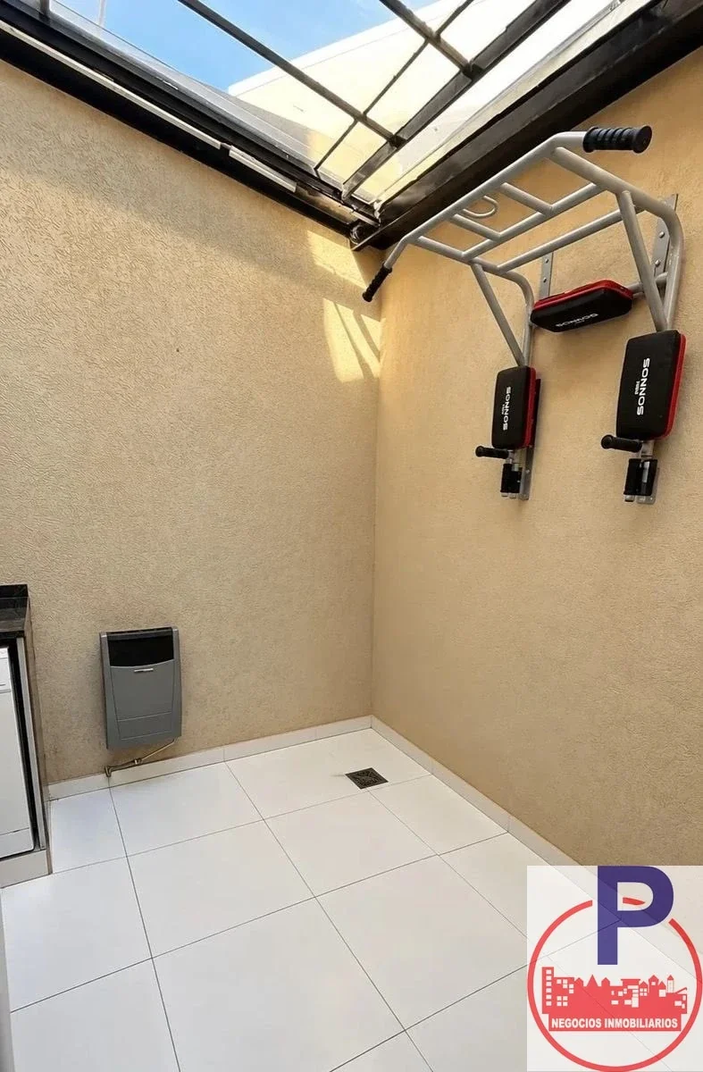 ALQUILER - CASA 4 AMBIENTES CON COCHERA RAMOS MEJIA - Imagen 3