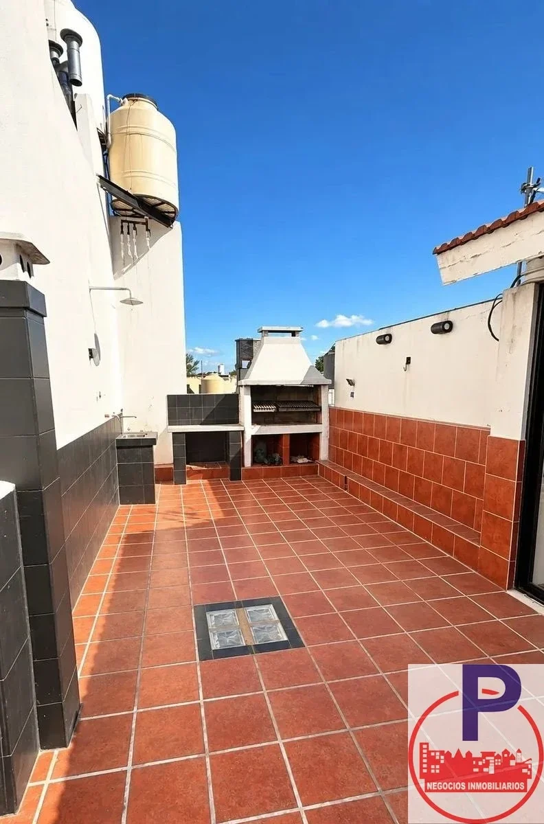 ALQUILER - CASA 4 AMBIENTES CON COCHERA RAMOS MEJIA - Imagen 4