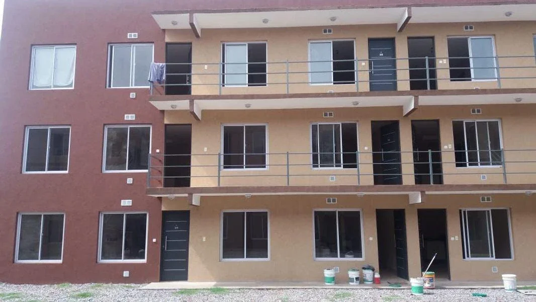 VENTA DEPARTAMENTO 2 AMBIENTES CON COCHERA MORON - Imagen 2