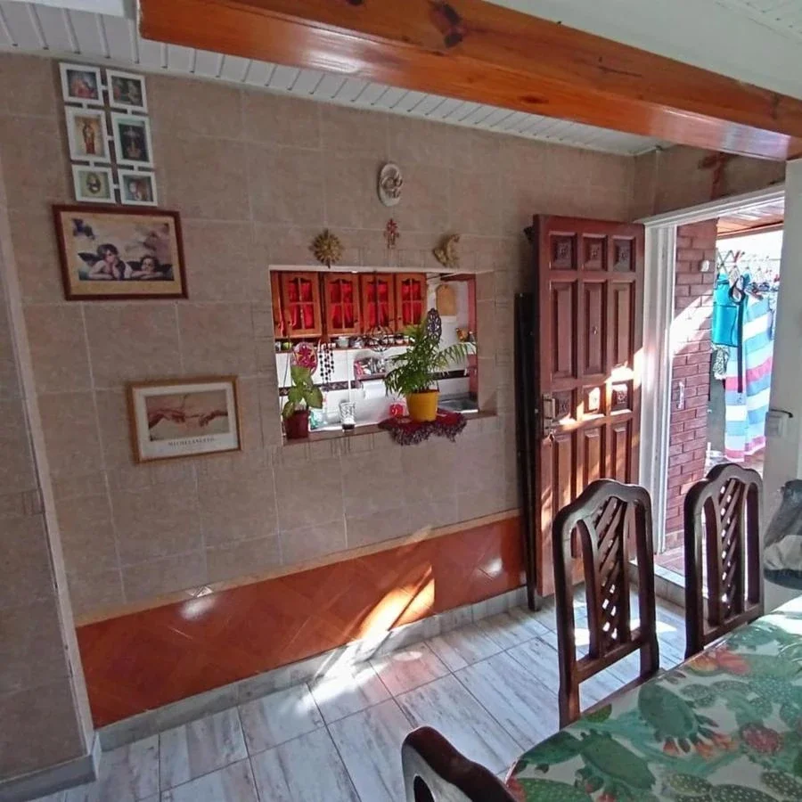 VENTA EN BLOCK CASA 4 AMBIENTES  TRES LOCALES RAMOS MEJIA - Imagen 4
