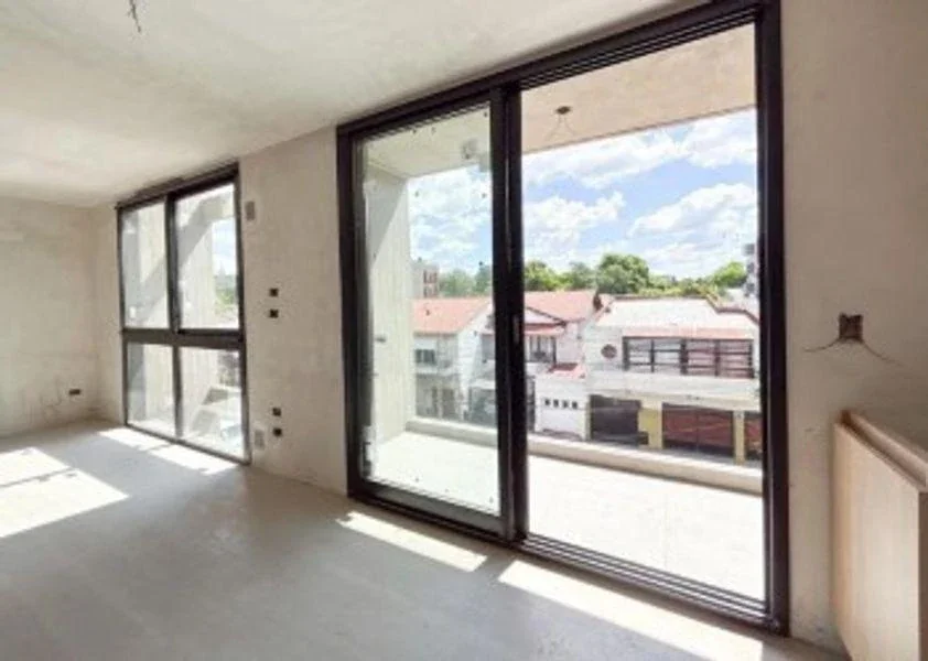 VENTA - DEPARTAMENTO 4 AMBIENTES CON BALCON Y DOS COCHERAS EL PALOMAR - Imagen 4