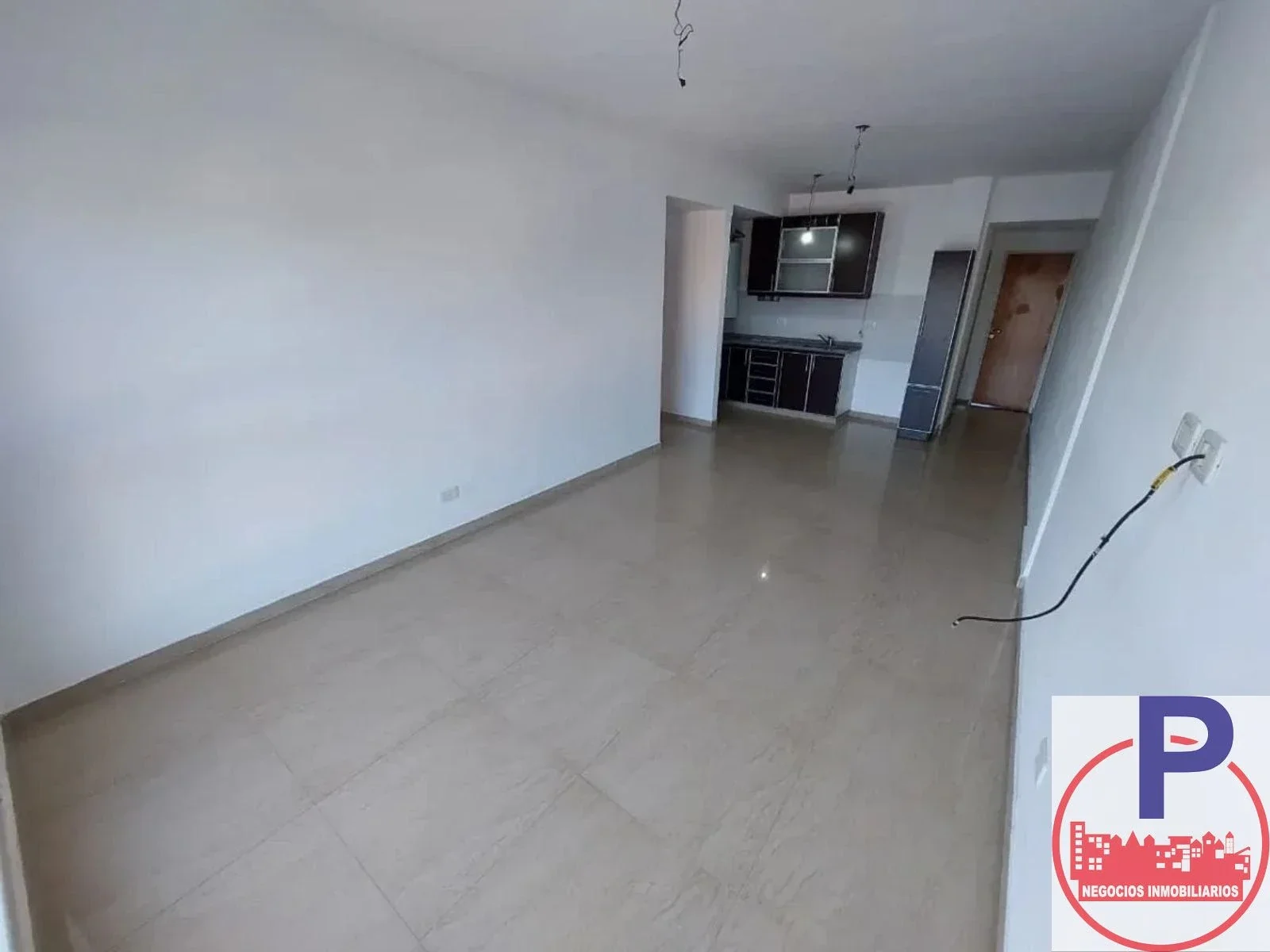 Departamento en alquiler 2 ambientes con cochera en Villa Luzuriaga - Imagen 2
