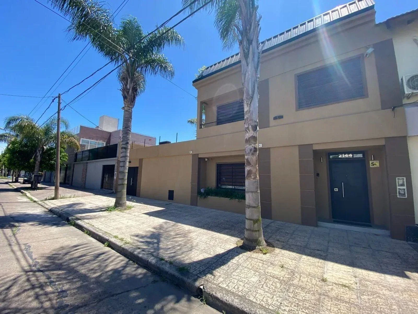 VENTA CASA 4 AMBIENTES CON COCHERA RAMOS MEJIA - Imagen 1