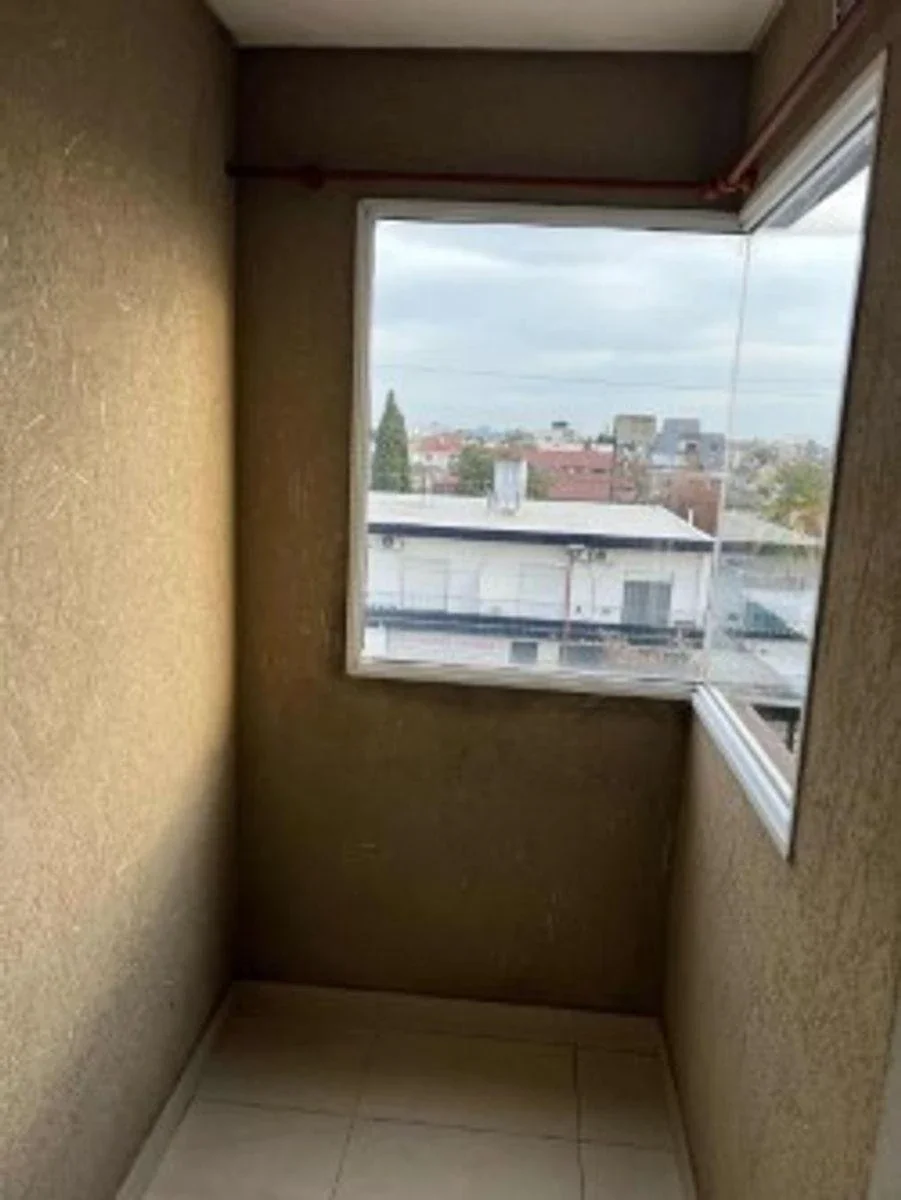 Venta departamento 3 ambientes con doble balcon y dos cocheras VILLA LUZURIAGA - Imagen 2
