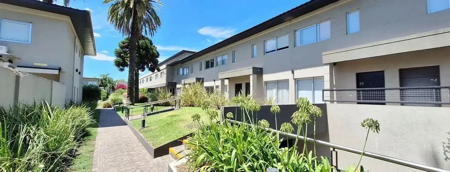 ALQUILER DUPLEX 3 AMBIENTES CON PATIO Y COCHERA MORON - Imagen 3