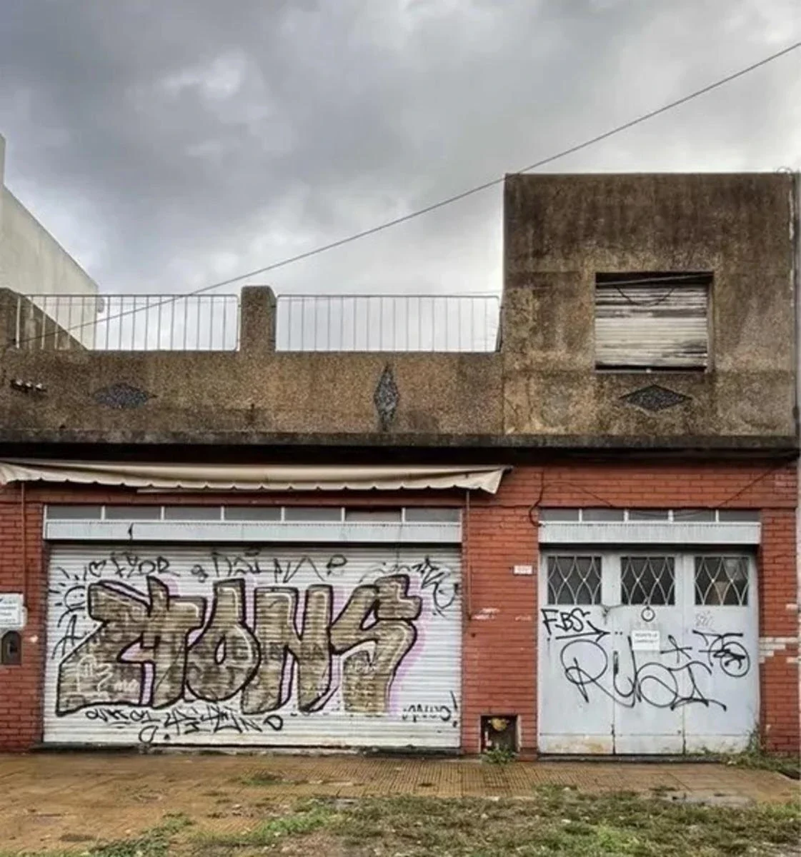 : Venta - terreno a refaccionar ideal constructor RAMOS MEJIA - Imagen 1