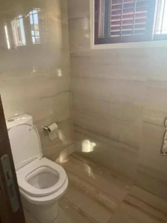 CASA 6 AMBIENTES CON PILETA CLIMATIZADA Y COCHERA RAMOS MEJIA - Imagen 3