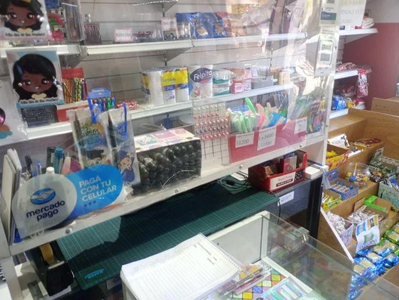 VENTA FONDO DE COMERCIO LIBRERIA SAN JUSTO - Imagen 5