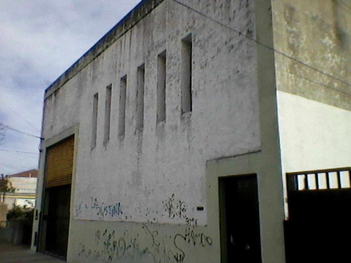Galpón - Villa Luzuriaga - Imagen 2