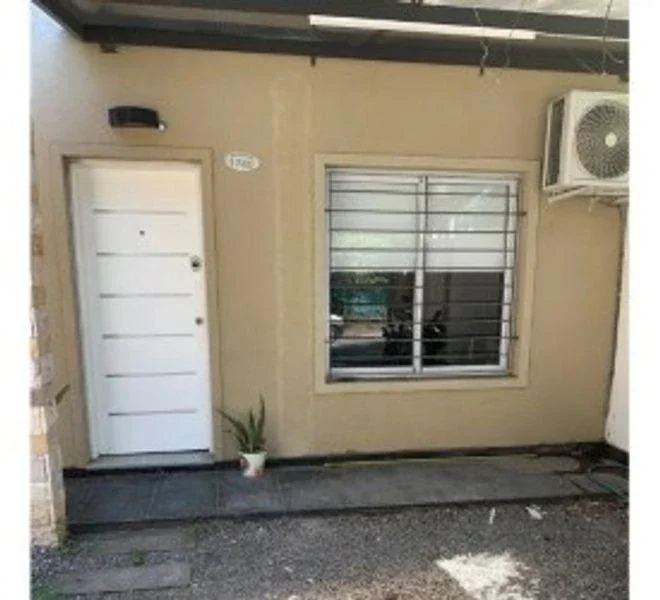 VENTA DUPLEX 4 AMBIENTES CON PATIO Y COCHERA ITUZAINGO - Imagen 3