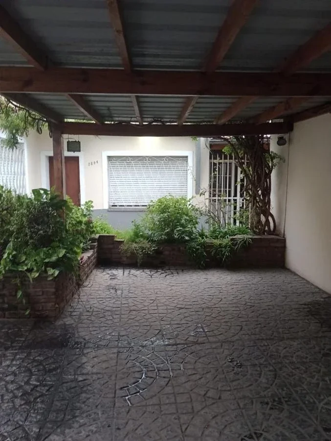 CASA EN VENTA CON GARAGE IDEAL INVERSOR - Imagen 3