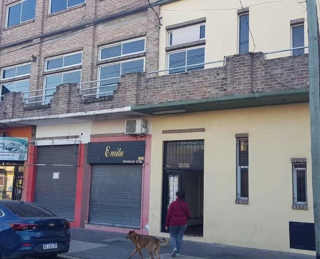 VENTA EN BLOCK 9 LOCALES, 2 SALONES, 2 DEPTO Y GARAGE - SAN JUSTO - Imagen 5