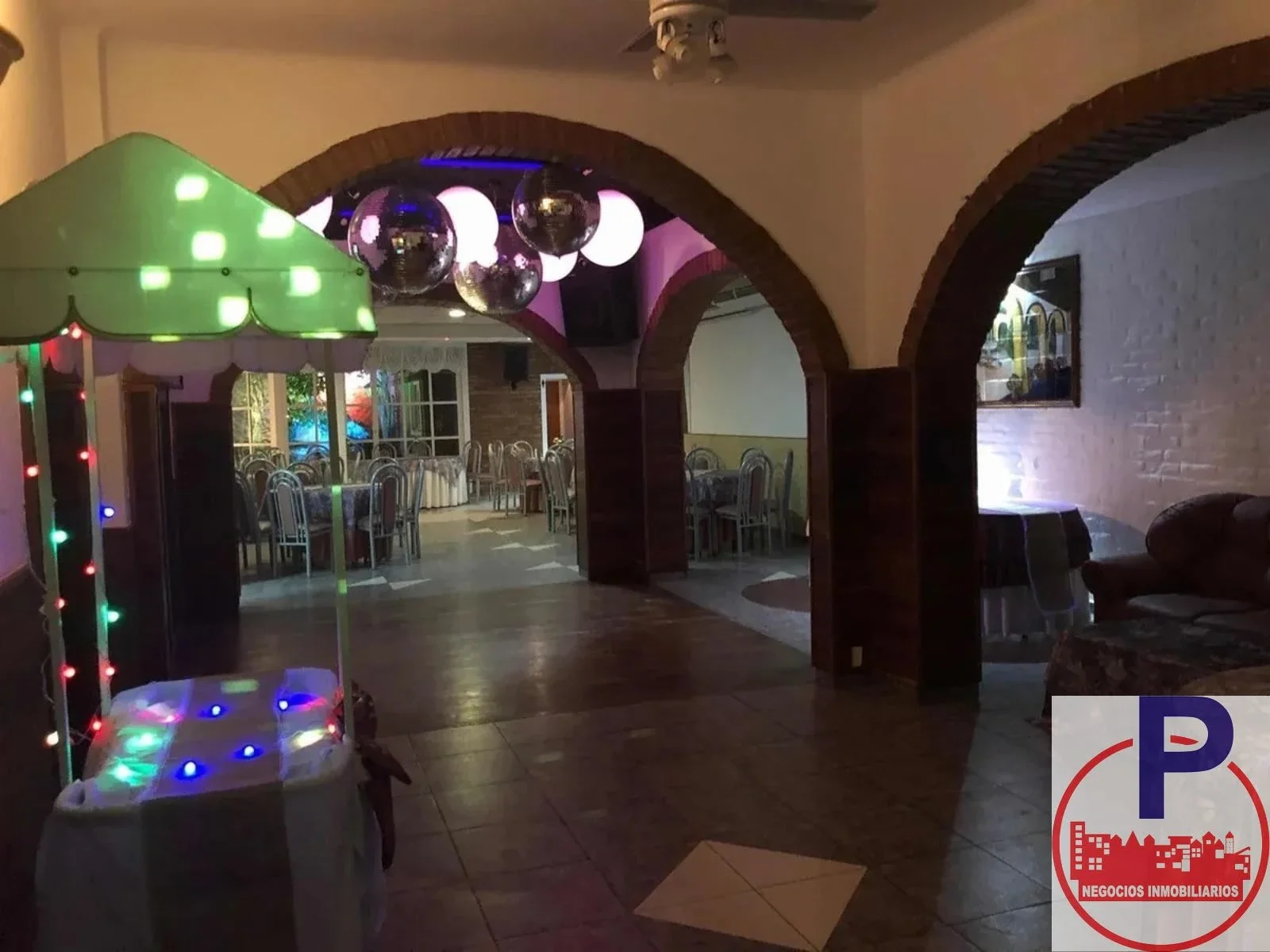Casa en alquiler uso comercial salon de fiesta Lomas del Mirador - Imagen 3