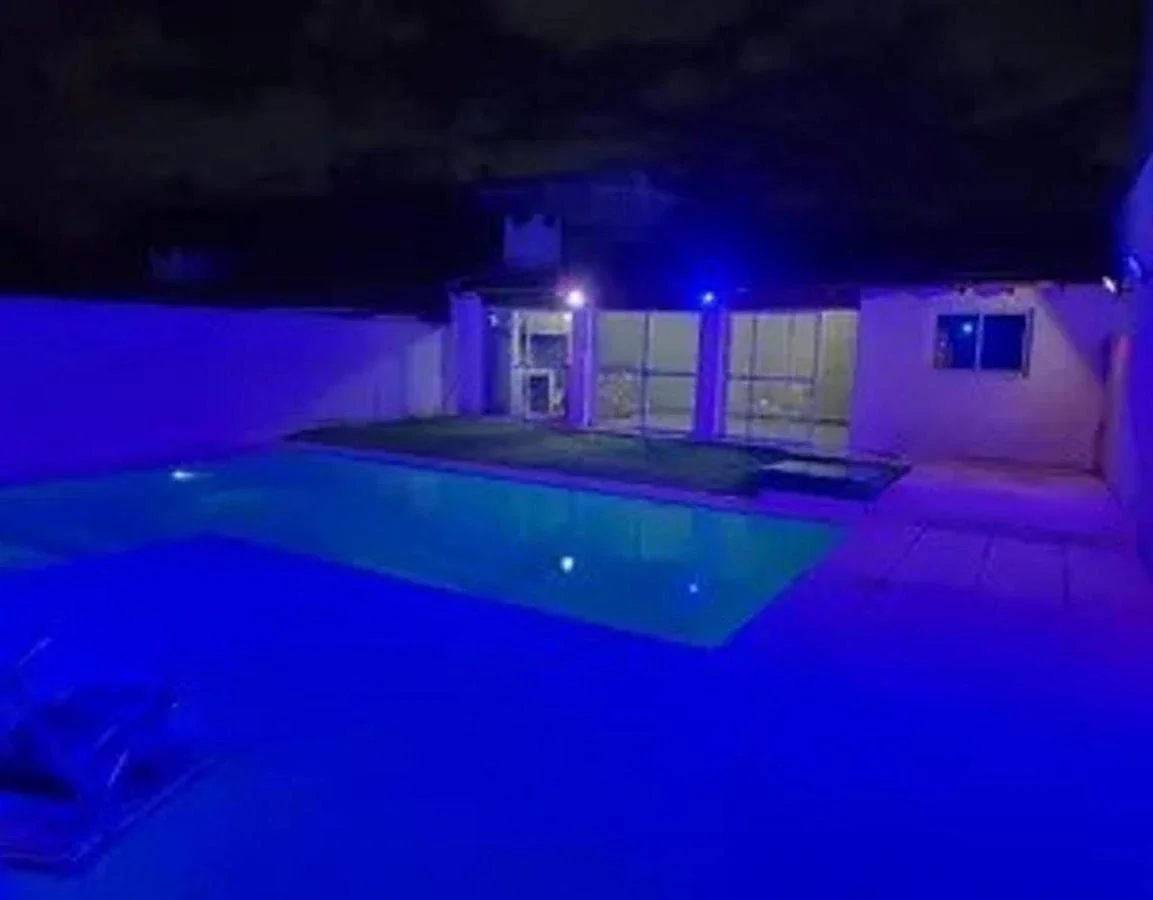 VENTA CASA 6 AMBIENTES CON PILETA Y DOS COCHERAS - MORON - Imagen 3