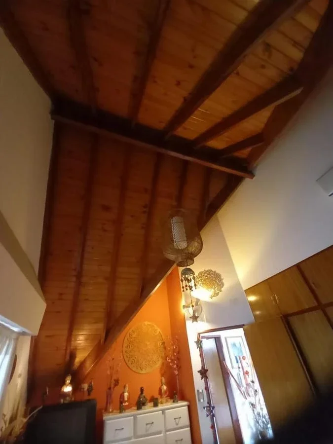 VENTA MORON CHALET 8 AMBIENTES PILETA JARDIN COCHERA - Imagen 2