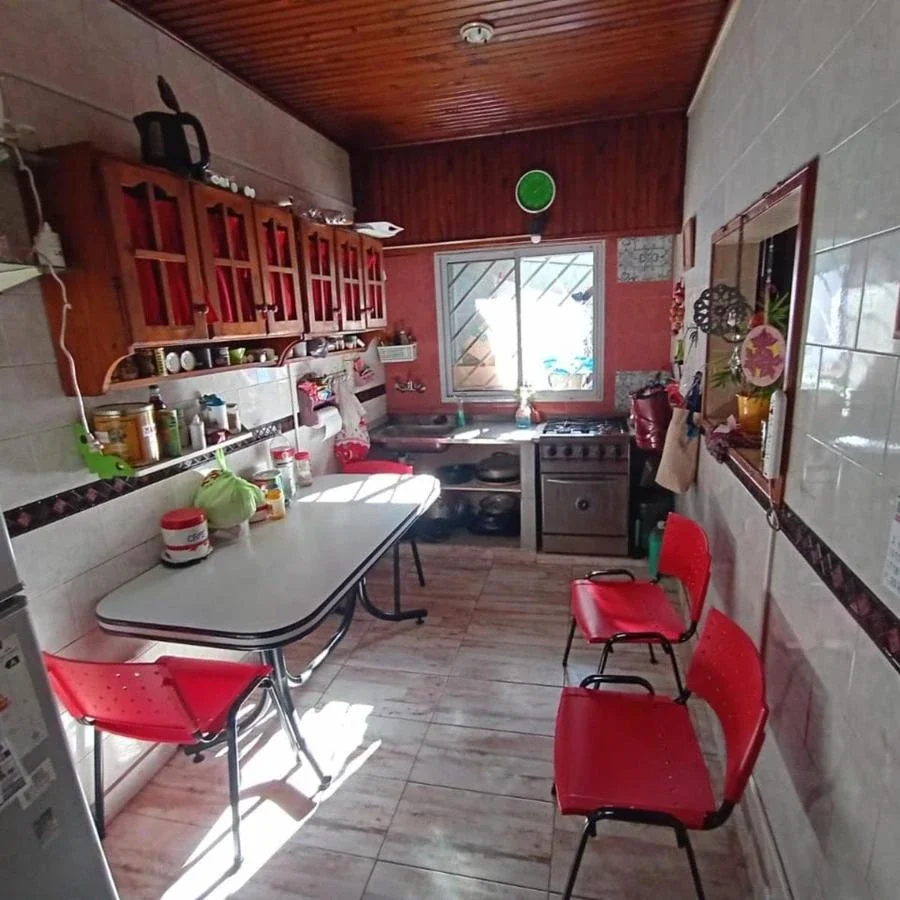 VENTA EN BLOCK CASA 4 AMBIENTES  TRES LOCALES RAMOS MEJIA - Imagen 3