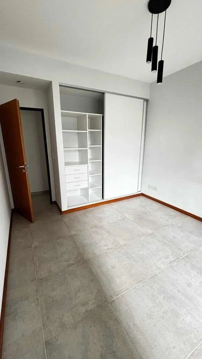 VENTA DEPARTAMENTO PH 2 AMBIENTES CON PATIO CASTELAR - Imagen 4