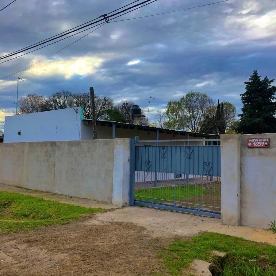 VENTA CASAQUINTA 3 AMBIENTES CON TERRENO,PATIO Y COCHERA - FRANCISCO ALVAREZ - Imagen 3