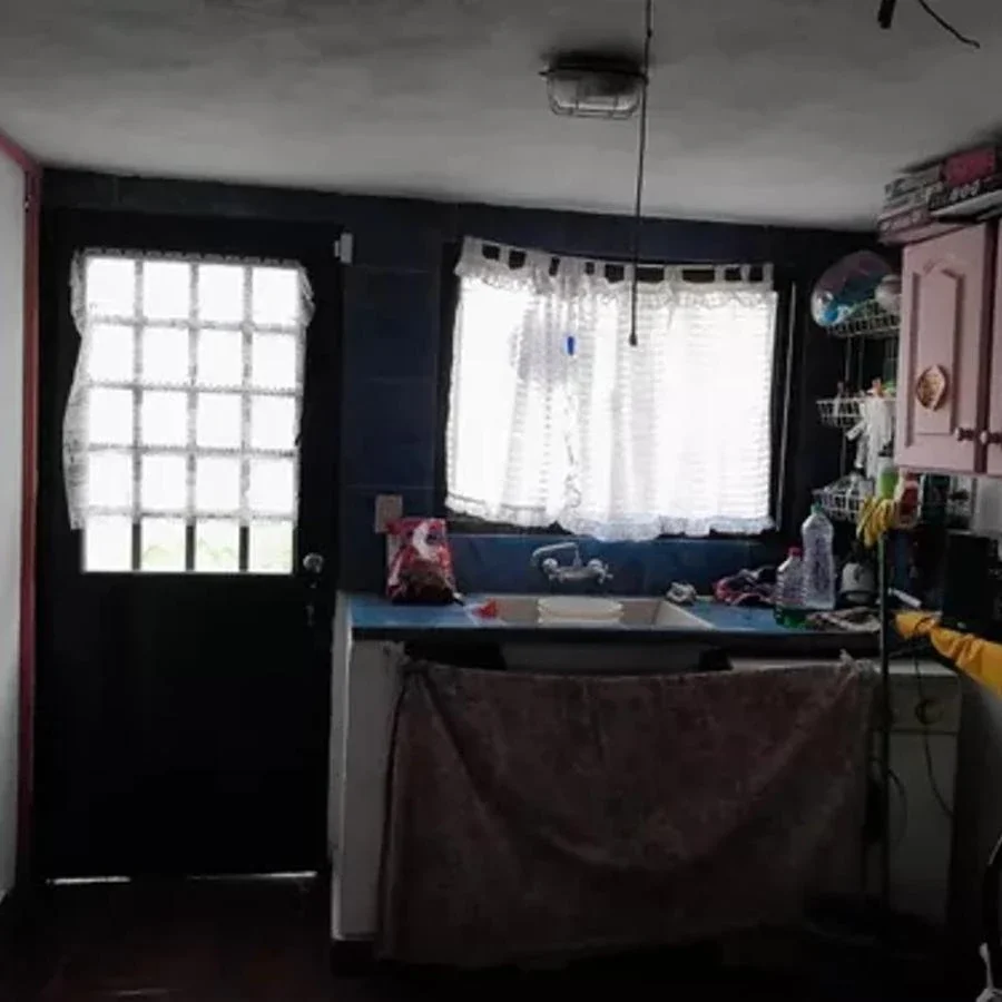 Casa 5 ambientes con fondo y pileta - Imagen 2