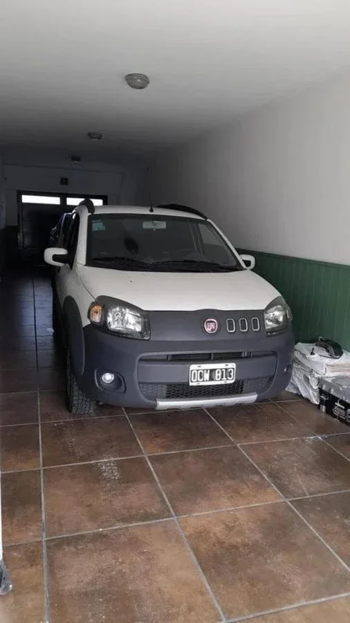 VENTA  CASA 5 AMBIENTES CON PILETA PARQUE Y COCHERA - Imagen 3
