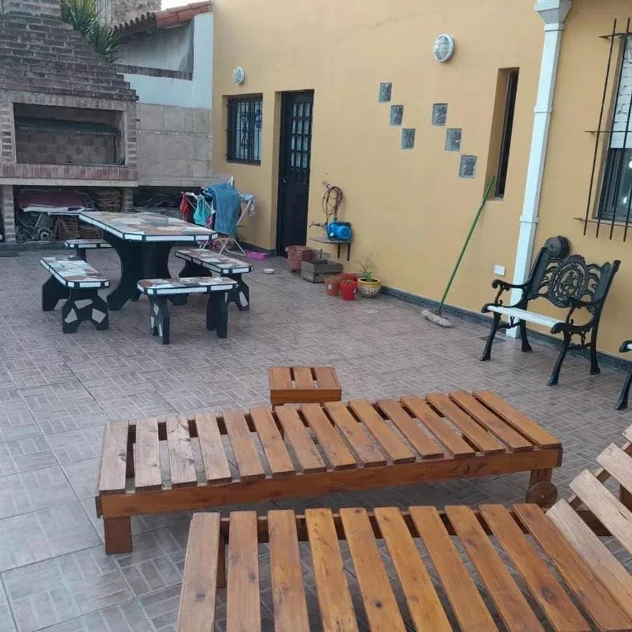 Casa 5 ambientes con fondo y pileta - Imagen 3