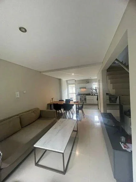 ALQUILER DUPLEX 3 AMBIENTES CON PATIO Y COCHERA MORON - Imagen 2